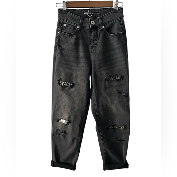 INCDenim boyfriend black distressed jeans w/snake print detail size 2/26 - Picture 1 of 16
